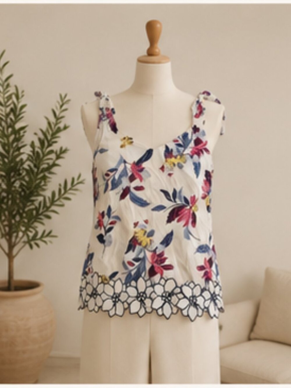 Dorothy Perkins Floral Embroidered Hem Resort Cami | Capri Vacation Style 10